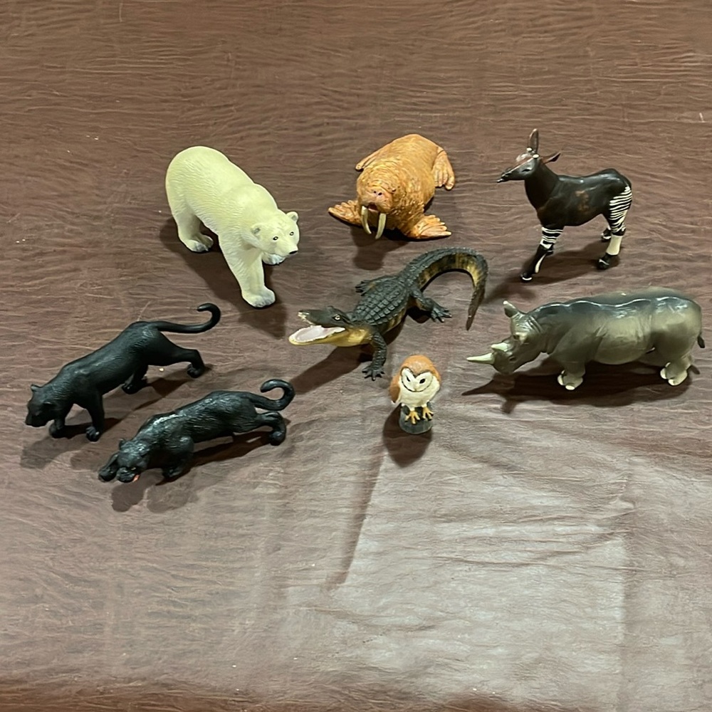 8 Animal Figures